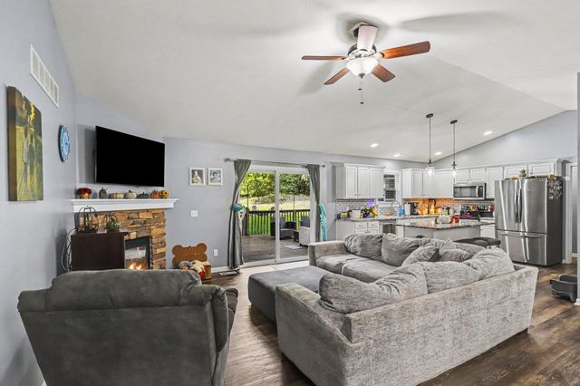 600 M 89, Plainwell, MI 49080
