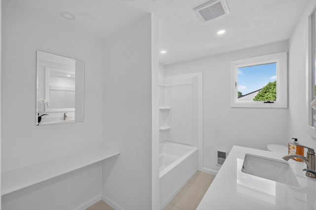 151 Rockland Dr, Brockton, MA 02301