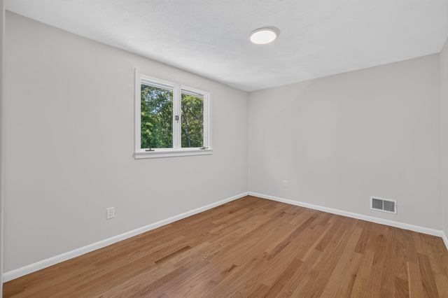 151 Rockland Dr, Brockton, MA 02301