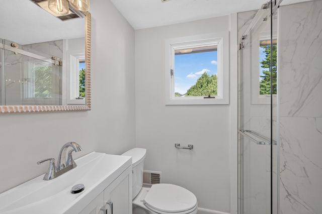 151 Rockland Dr, Brockton, MA 02301