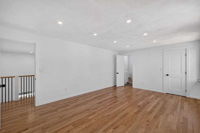 151 Rockland Dr, Brockton, MA 02301