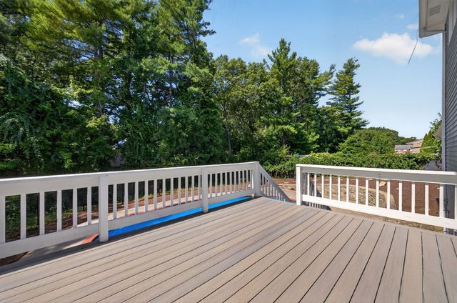 151 Rockland Dr, Brockton, MA 02301