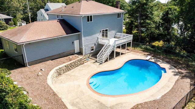 151 Rockland Dr, Brockton, MA 02301