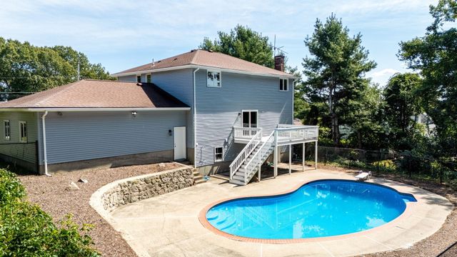 151 Rockland Dr, Brockton, MA 02301