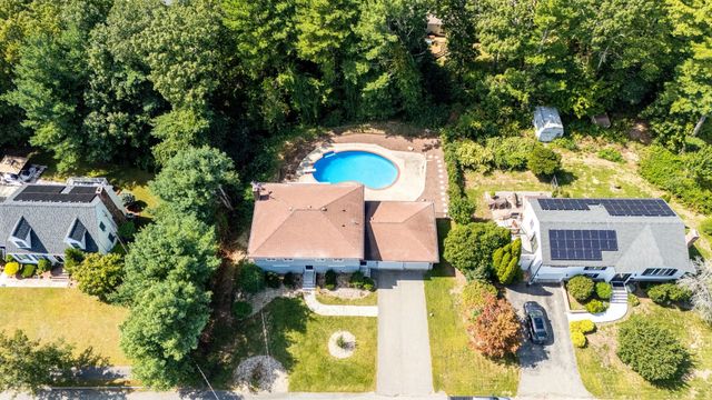 151 Rockland Dr, Brockton, MA 02301