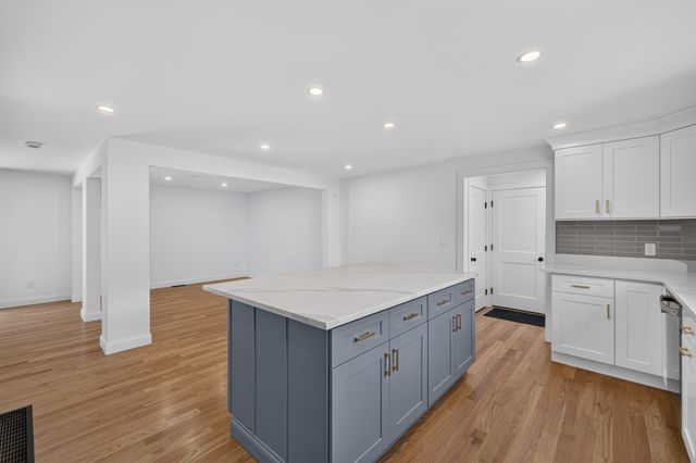 151 Rockland Dr, Brockton, MA 02301