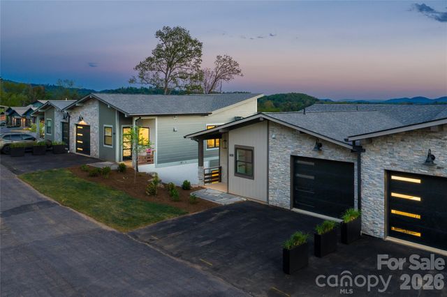 610 Storybook Villas Trail, Asheville, NC 28804