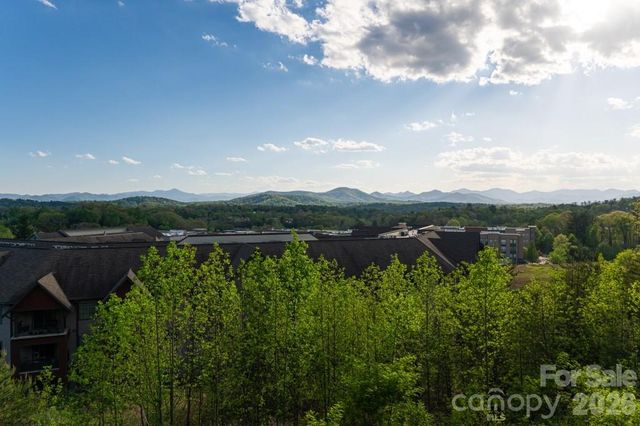 610 Storybook Villas Trail, Asheville, NC 28804