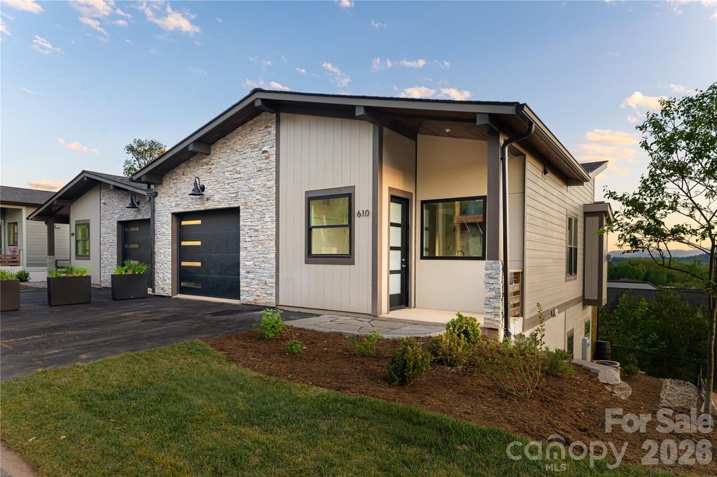 610 Storybook Villas Trail, Asheville, NC 28804