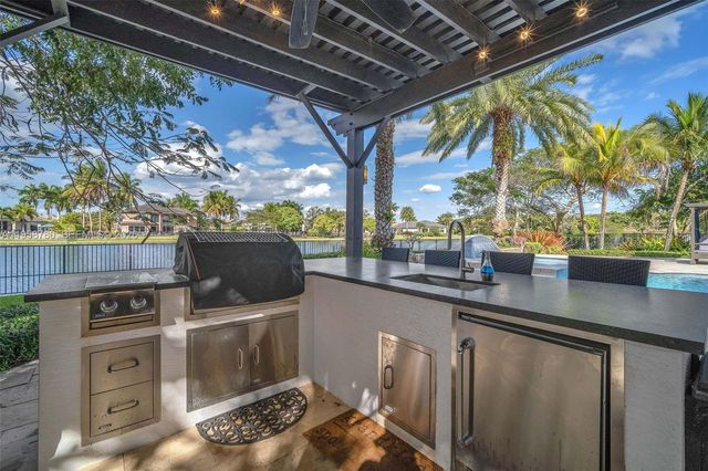 14931 SW 38th St, Davie, FL 33331