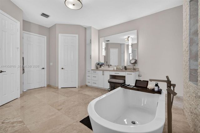 14931 SW 38th St, Davie, FL 33331