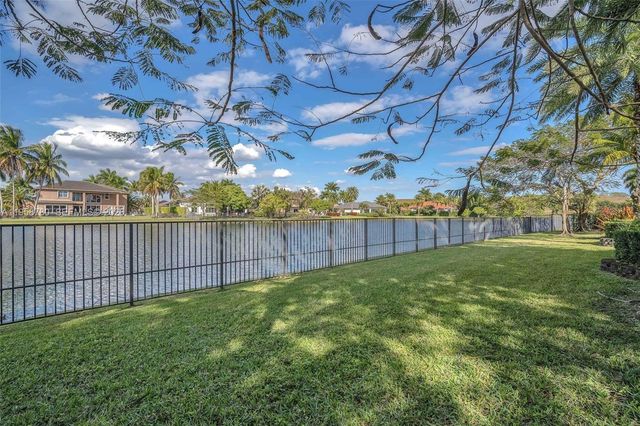 14931 SW 38th St, Davie, FL 33331