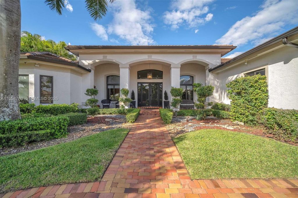 14931 SW 38th St, Davie, FL 33331