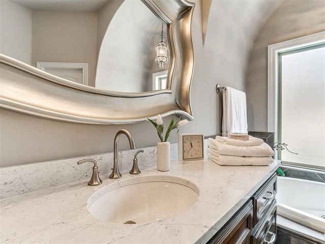 1109 Salvo Bridge Court, Edmond, OK 73034
