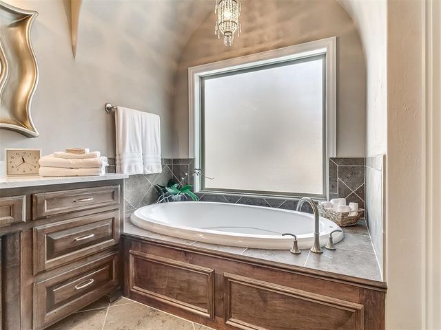 1109 Salvo Bridge Court, Edmond, OK 73034