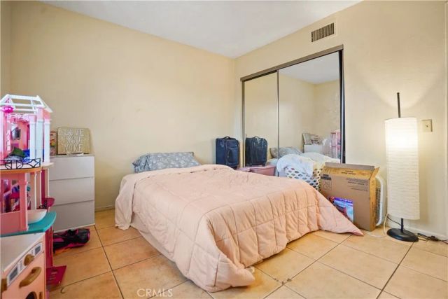 22855 Vanowen, West Hills, CA 91307