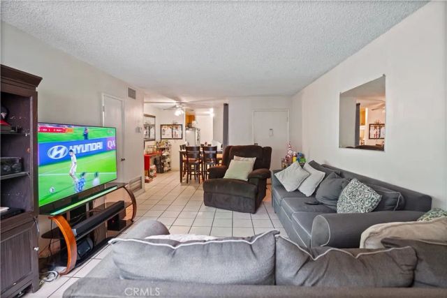 22855 Vanowen, West Hills, CA 91307