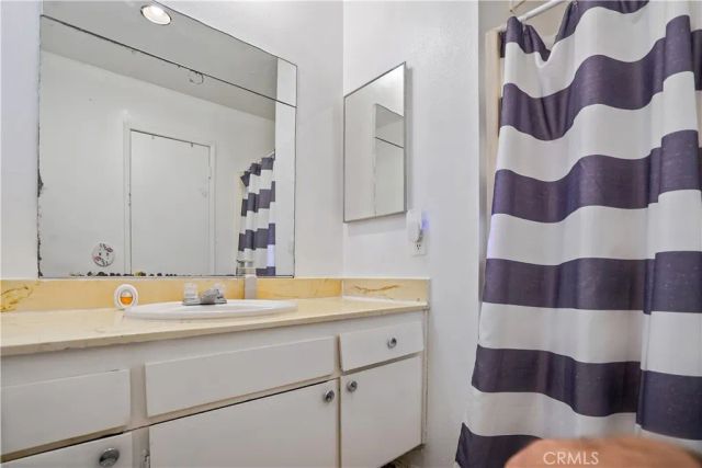 22855 Vanowen, West Hills, CA 91307