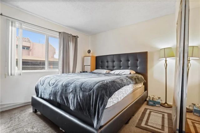 22855 Vanowen, West Hills, CA 91307