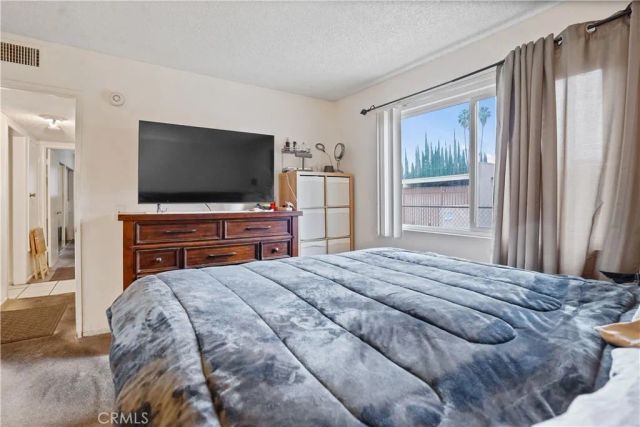 22855 Vanowen, West Hills, CA 91307