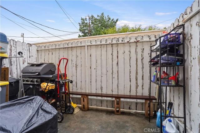 22855 Vanowen, West Hills, CA 91307