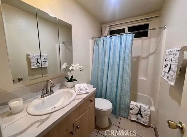 22855 Vanowen, West Hills, CA 91307