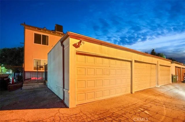 22855 Vanowen, West Hills, CA 91307