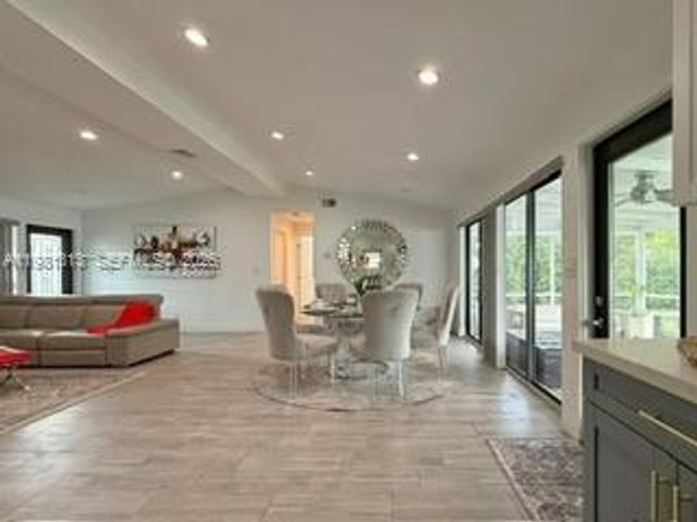 2525 Tortugas Ln, Fort Lauderdale, FL 33312