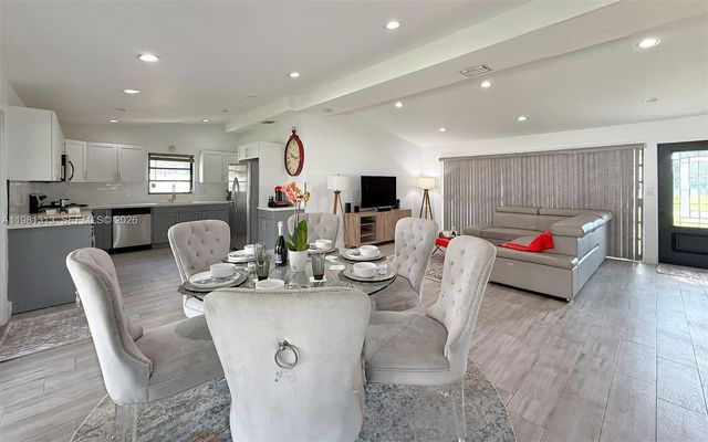 2525 Tortugas Ln, Fort Lauderdale, FL 33312