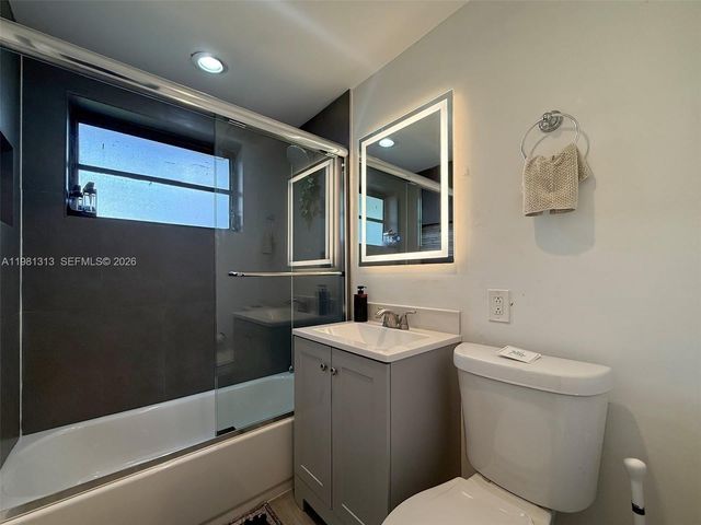 2525 Tortugas Ln, Fort Lauderdale, FL 33312