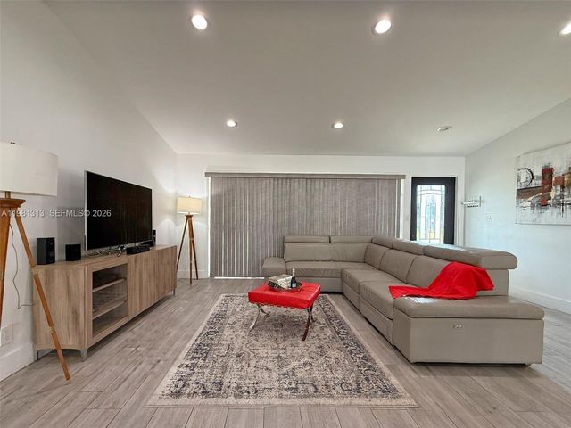 2525 Tortugas Ln, Fort Lauderdale, FL 33312