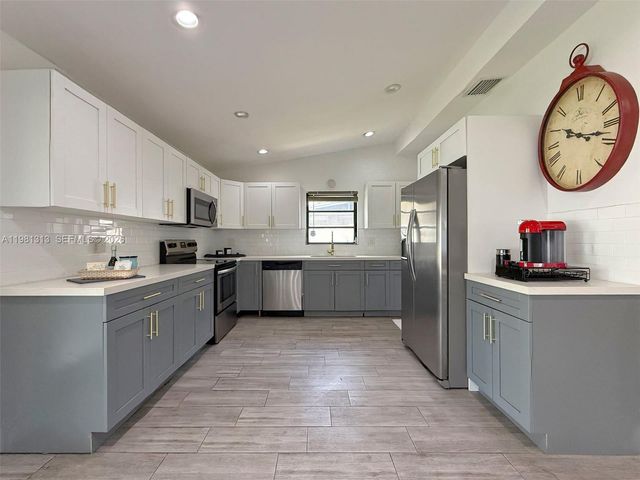 2525 Tortugas Ln, Fort Lauderdale, FL 33312