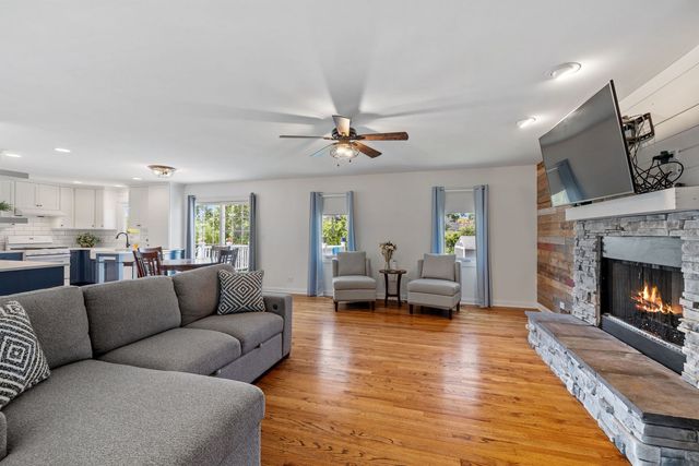 12351 W Warren Drive, Mokena, IL 60448