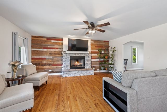 12351 W Warren Drive, Mokena, IL 60448