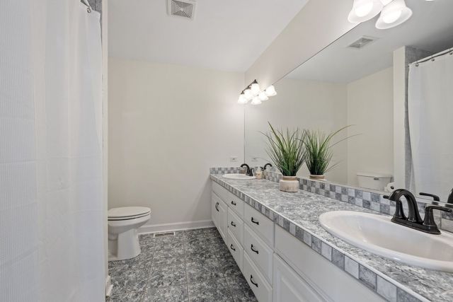 12351 W Warren Drive, Mokena, IL 60448