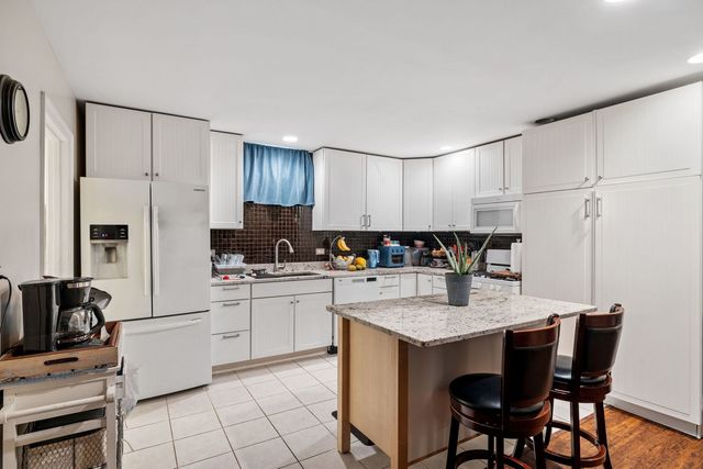 12351 W Warren Drive, Mokena, IL 60448