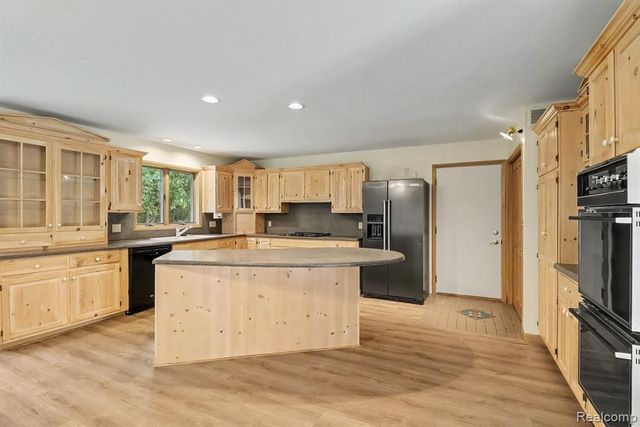 10250 Eagle Road, Davisburg, MI 48350