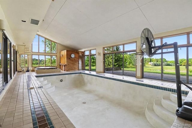 10250 Eagle Road, Davisburg, MI 48350