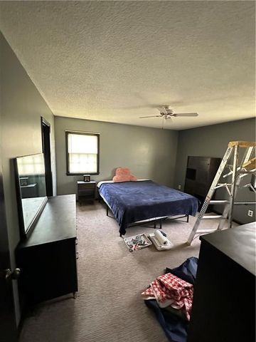 10817 W 70th Terrace, Shawnee, KS 66203