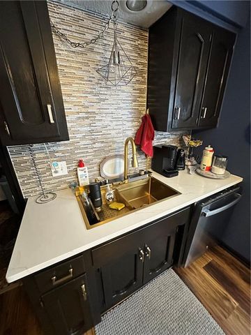 10817 W 70th Terrace, Shawnee, KS 66203