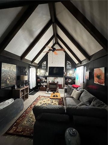 10817 W 70th Terrace, Shawnee, KS 66203