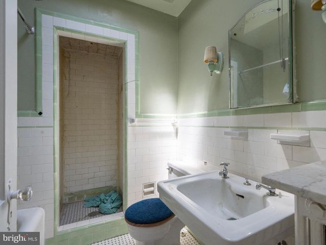3825 ELSINORE ST, Philadelphia, PA 19124