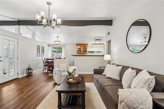 1107 E Walnut Avenue, Glendora, CA 91741