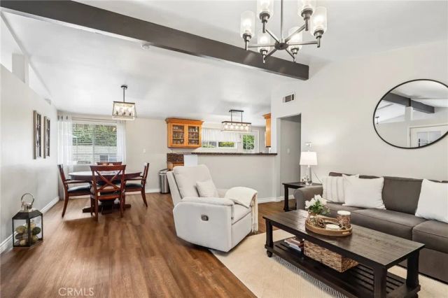 1107 E Walnut Avenue, Glendora, CA 91741