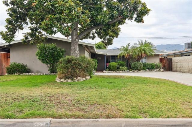 1107 E Walnut Avenue, Glendora, CA 91741