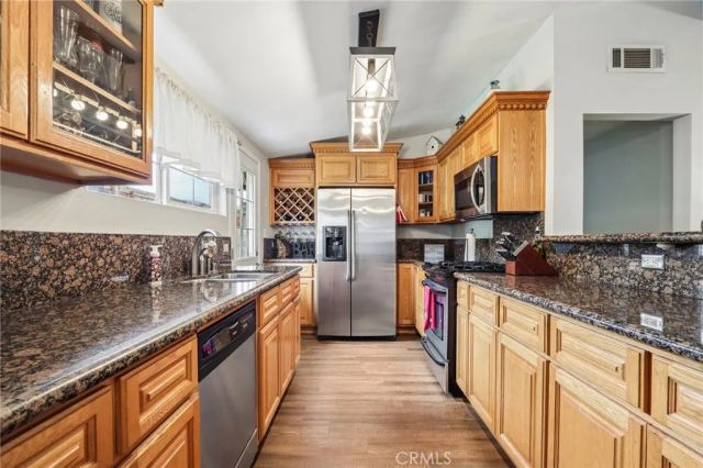 1107 E Walnut Avenue, Glendora, CA 91741