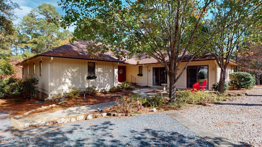 57 Cardinal Drive, Carthage, NC 28327