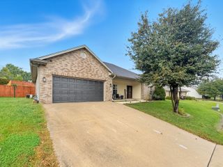 3205 LAKE TOWN DR, Columbia, MO 65203