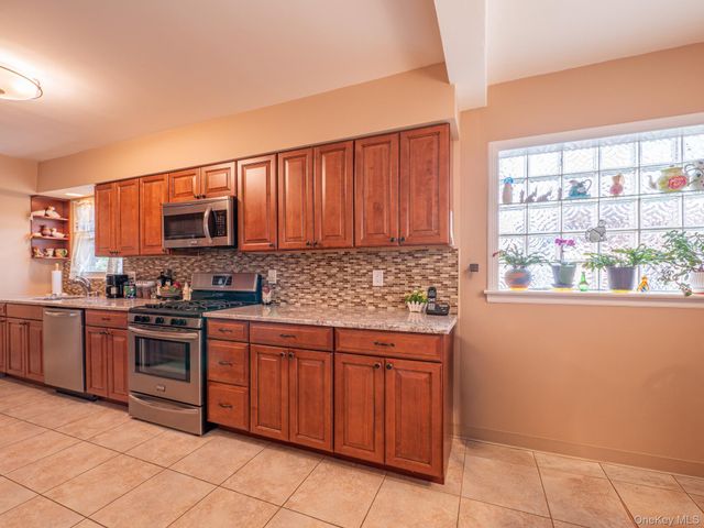 7363 195th Street, Fresh Meadows, NY 11366