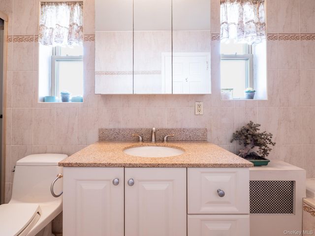 7363 195th Street, Fresh Meadows, NY 11366